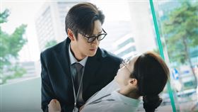 讓男人想結婚的一瞬間TOP 5！女生平凡的舉動　竟能讓他一秒心動？（圖／姊妹淘）