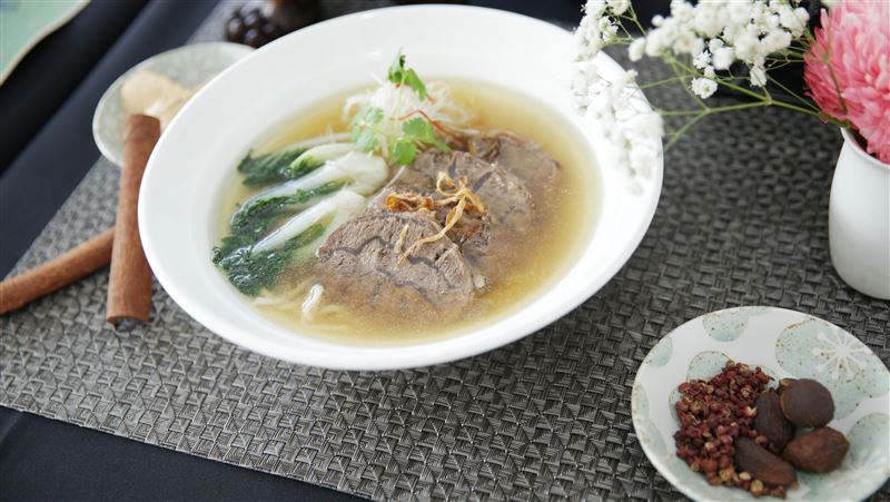 台北牛肉麵節奪雙銀！限時3天「買1送1」