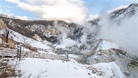 北海道的登別溫泉是日本著名的溫泉勝地，其特色在於有不同泉質的泉水噴湧而出，包括硫磺泉、食鹽泉、明礬泉等9種溫泉，因此也被稱為「溫泉百貨商店」。（圖／品牌業者提供）