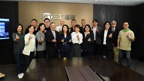 真英雄評審合影。（圖／三立提供）