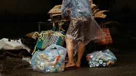 回收物導致居住環境髒亂，卻也成鄰居反目導火線。（圖／Pexels）