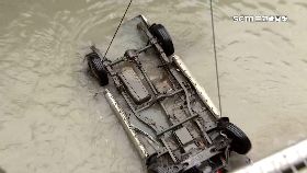 文 墜河怎自救1800