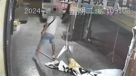 北市內湖737攤商遭砸! 疑隨機犯案老闆傻眼