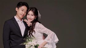 許蓁蓁公布結婚喜訊。（圖／翻攝自許蓁蓁IG）