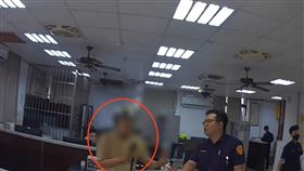 蕭湘公子,退休,派出所,錄影（圖／翻攝畫面、翻攝自TikTok）