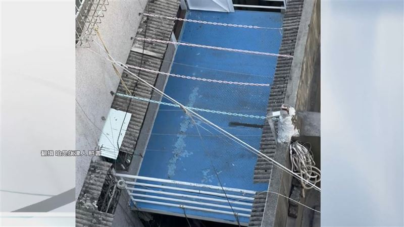 獨／防火巷架「天空步道」　引鄰PO網質疑