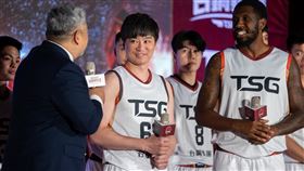 ▲台鋼獵鷹隊長張博勝、翟蒙（De‘Mon Brooks）。（圖／台鋼獵鷹提供）