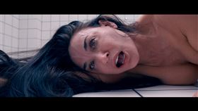 《懼裂》黛咪摩爾（Demi Moore）。（圖／CATCHPLAY提供）