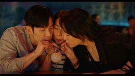 張書豪、林思宇和陸夏三人，拍攝時為飲一杯酒而反目成仇。（圖／紅杉娛樂提供）