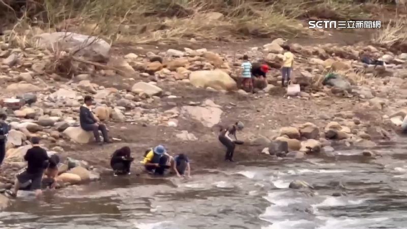 金價1錢漲破萬！民眾衝員山子分洪道淘金