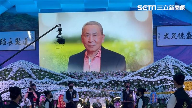 老立仔告別式規模盛大!上億超跑車隊送行