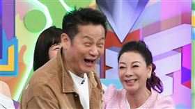 徐乃麟（中）與楊繡惠一度鬧翻（圖／華視提供）