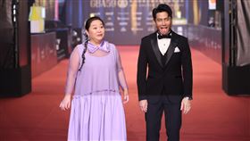 鍾欣凌跟郭彥均走紅毯。（圖／記者鄭孟晃、趙于瑩攝影）