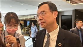 石崇良表示，已有耳鼻喉相關醫學會來函建議放寬人工電子耳手術適應症，因資料不齊，待學會回覆後即進入審查程序。（圖／記者簡浩正攝影）