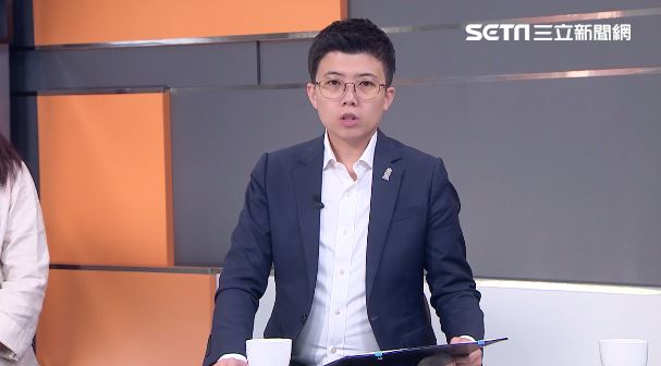 白黨辦小草音樂會賣禮包　她提授權金酸爆