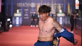 《嗨!營業中》郭泓志、姚元浩、莎莎、張立東和浩子一同走上紅毯。（圖／記者鄭孟晃、趙于瑩攝影） 