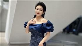 王彩樺換上第二套禮服。（圖／J2 Plus婚紗攝影提供）