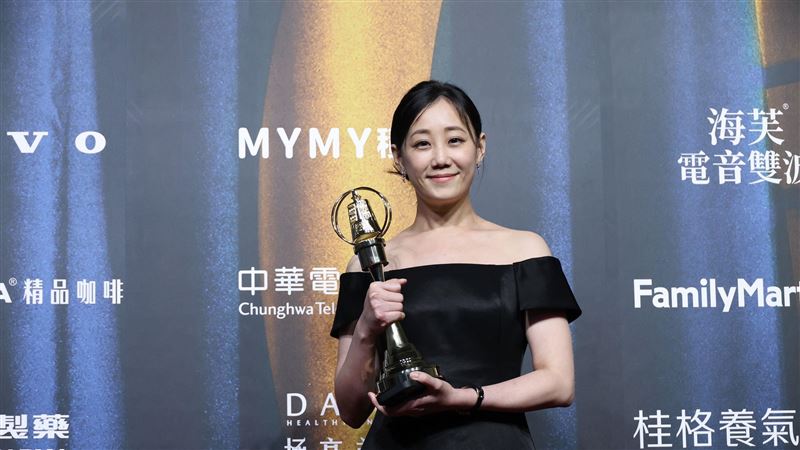 才剛得金鐘　主持人身處烏克蘭邊界近況曝