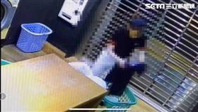 北市賴女四度進入自助洗衣店竊取名牌服飾。（圖／翻攝畫面）