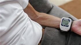 ▲一名29歲男子沒有抽菸、喝酒或嚼檳榔等不良習慣，卻長期受到胃食道逆流困擾，結果經胃鏡檢查發現已罹患食道癌。（示意圖／pixabay）