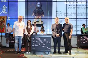 慈善晚會拍賣　台中8立委助陣拍得3千萬（圖／大家功德會提供）