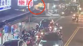 15歲無照少年奪3命　臭豆腐店客人「3秒擦肩死神」