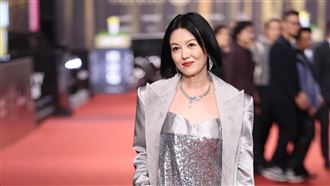 苗可麗辣秀鉛筆腿　驚吐「長輩」出事了