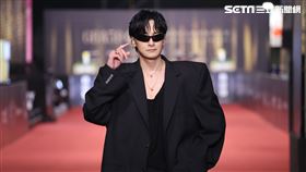 鄭元暢在星光紅毯穿超巨大墊肩引起熱議。（圖／記者鄭孟晃、趙于瑩攝影）