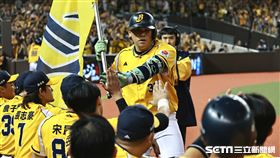 ▲中職35年台灣大賽G1，中信兄弟左外野手曾頌恩炸裂陽春砲。（圖／記者劉彥池攝影）