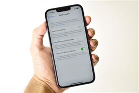  iphone 有最佳充電功能。