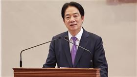 賴總統接見醫療奉獻獎得獎人（2）總統賴清德（圖）18日下午在總統府接見第34屆醫療奉獻獎得獎人，感謝得獎者對台灣醫療的貢獻與付出。中央社記者裴禛攝  113年10月18日