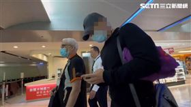 西班牙籍男子奧納德被新加坡拒絕入境並遣返回台。（圖／翻攝畫面）