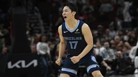 身高僅有172公分的河村勇輝獲得灰熊雙向合約，接下來在例行賽就能實現登上NBA舞台的夢想。