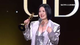 連2天得獎激動落淚！苗可麗：我上輩子一定救很多人