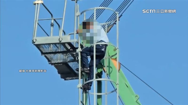 工地30層高空作業　操作起重機毫無防護
