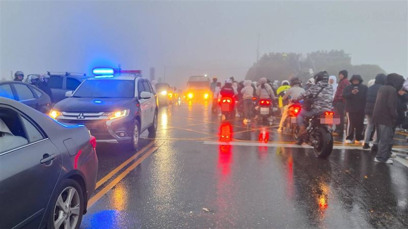 違停害武嶺狂塞車!律師喊「流量密碼7080」 駕駛身分曝光