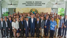 徐衍璞出席國防工業韌性新聯盟美國推動以強化國防工業韌性為主的新區域聯盟「印太產業韌性夥伴」，7日及8日在夏威夷召開首次會議。台灣國防部軍備副部長徐衍璞（前排右4）也與會（美國國防部提供）中央社記者石秀娟傳真 113年10月11日