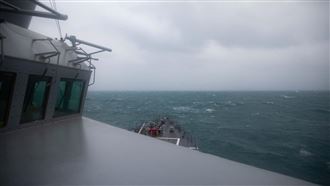 美加軍艦「聯袂穿越台灣海峽」！畫面曝光