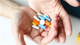 吃減肥藥，膠囊，(圖／Pexels)