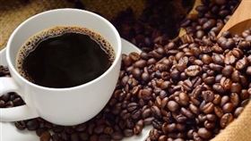 月經期喝咖啡，頭痛加劇還是舒緩？艾莉絲中醫師告訴你真相！