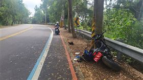 彰化139縣道，9.5K處螢光橋，死亡車禍，重機撞路樹，解體，20歲軍人不治(圖／翻攝畫面)