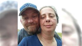 警方從證詞中得知萊利（左）本來計畫在得到鉅額遺產後與交往10年的克諾耶（右）分手，推測克諾耶可能已經得知此事，因此痛下殺手。（圖／翻攝FB／Steven Riley）