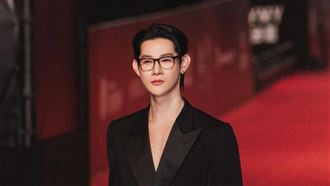 夏和熙凌晨急診打點滴　虛弱病床照曝光了