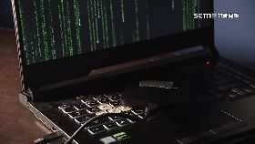 r軍情真名洩1800