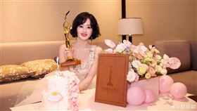 趙麗穎鋼瓶精湛演技奪下中國金鷹獎視后（圖／翻攝趙麗穎微博）