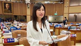 新北市議員張嘉玲質詢環狀線修復問題（圖／張嘉玲辦公室提供）