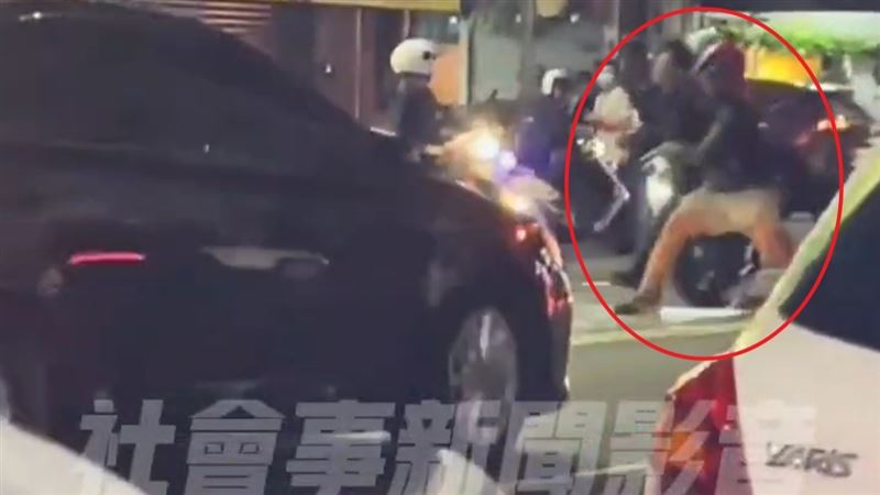 逃犯跳車躲警追捕　外送員出手制服