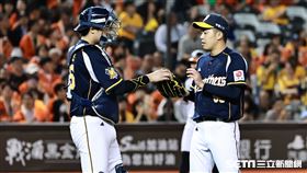 ▲中職35年台灣大賽G3，中信兄弟投手呂彥青上場中繼。（圖／記者劉彥池攝影）