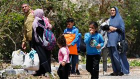 聯合國近東巴勒斯坦難民救濟工作署（UNRWA）估計，自以色列軍方又向加薩南部若干地區發布疏散令以來，約莫25萬民眾受波及。（圖／翻攝自@UNRWA）
https://x.com/UNRWA/status/1808053707243663831/photo/3