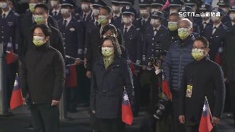 衣Q被讚帥！蔡英文訪歐私服成焦點